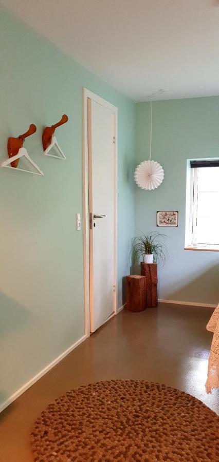 Hos Molsgaarden Bed & Breakfast Knebel Екстериор снимка