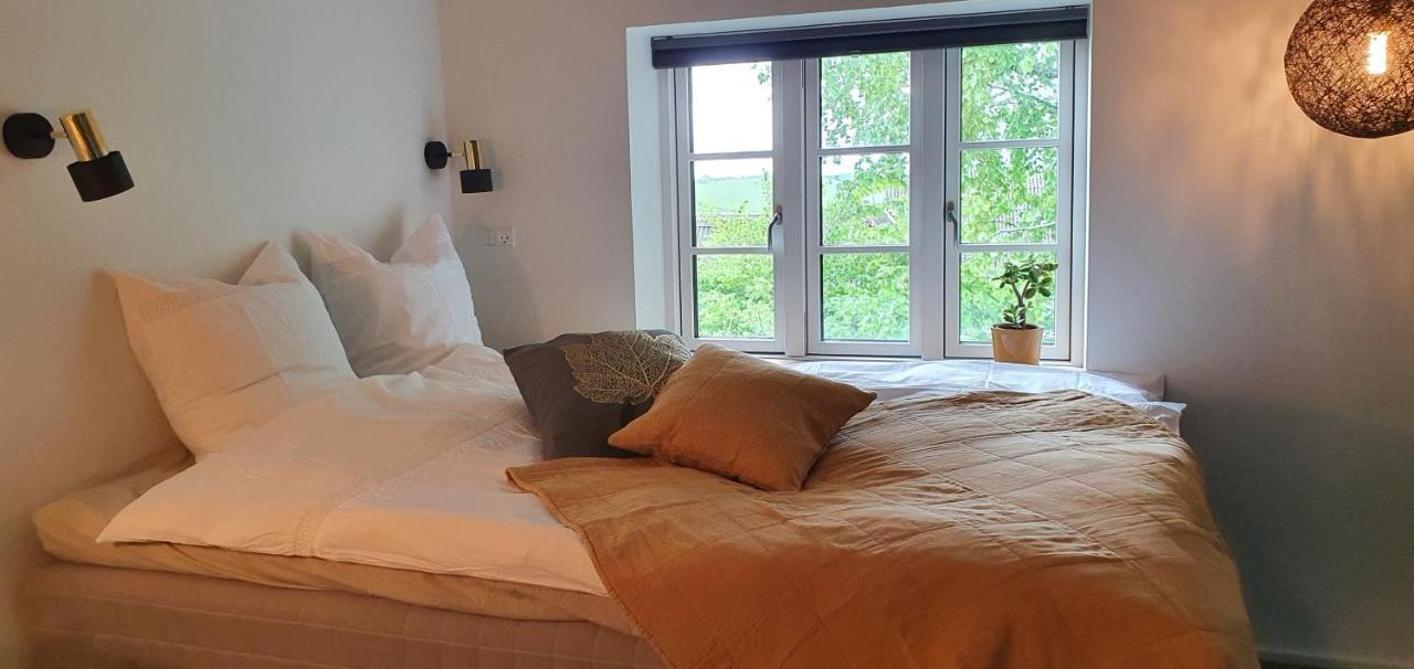 Hos Molsgaarden Bed & Breakfast Knebel Екстериор снимка