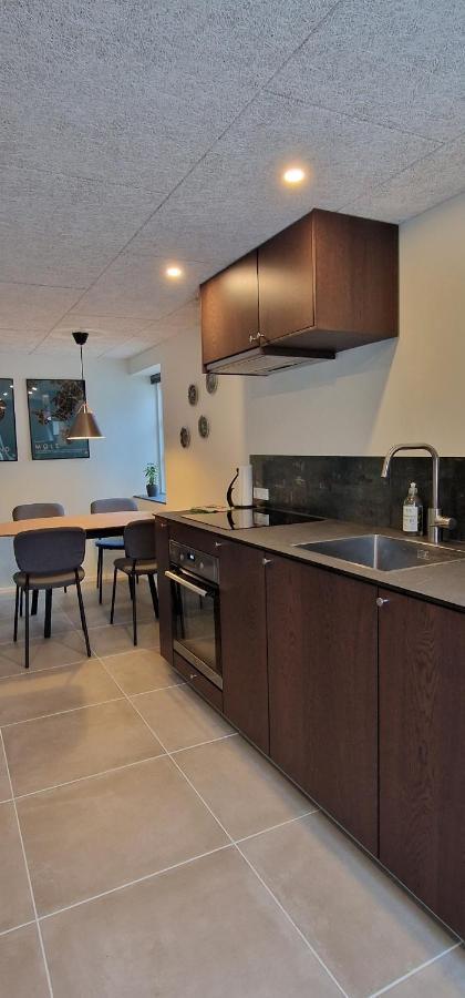 Hos Molsgaarden Bed & Breakfast Knebel Екстериор снимка